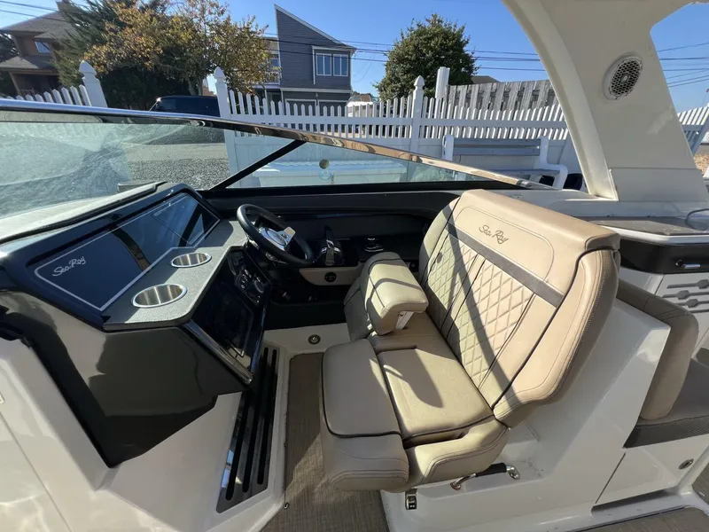 Slide: The Image of Sea Ray 310 SLX 2018 - 16