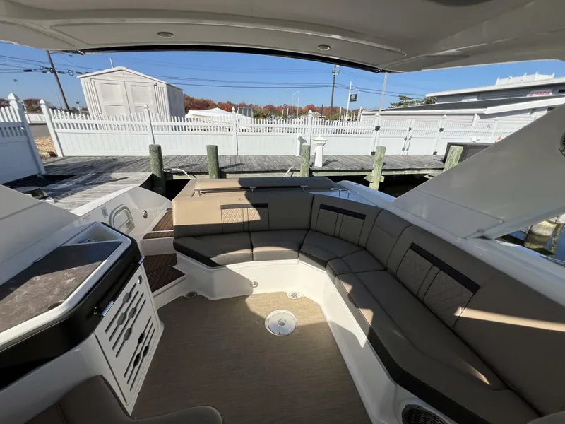 Slide: The Image of Sea Ray 310 SLX 2018 - 7