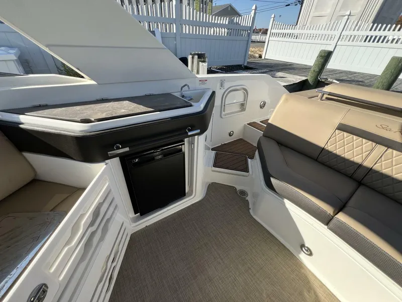 Slide: The Image of Sea Ray 310 SLX 2018 - 9