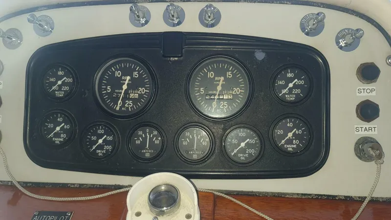 Slide: The Image of Chris-Craft 1965 - 7