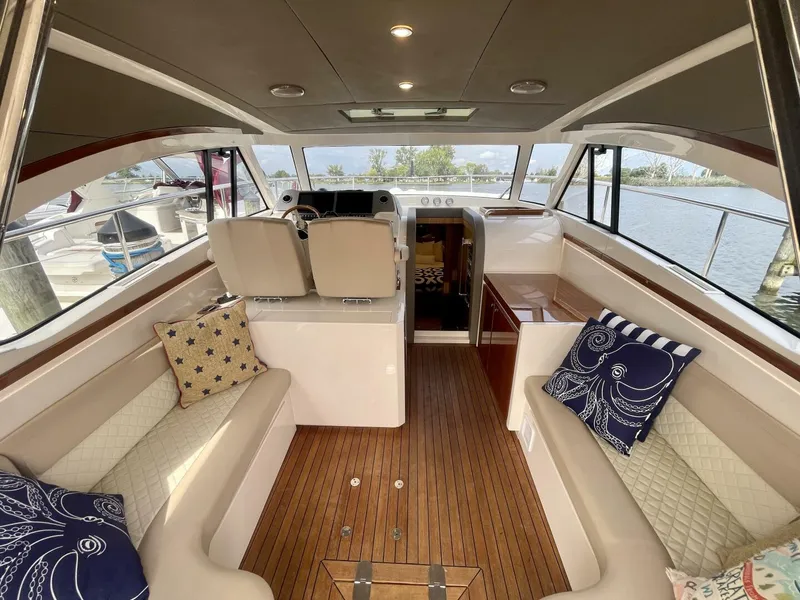Slide: The Image of Chris-Craft Commander 42 2017 - 13