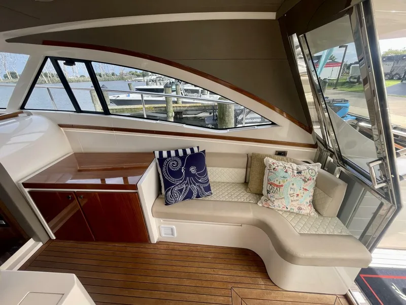 Slide: The Image of Chris-Craft Commander 42 2017 - 14