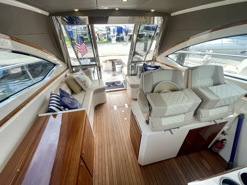 Slide: The Image of Chris-Craft Commander 42 2017 - 17
