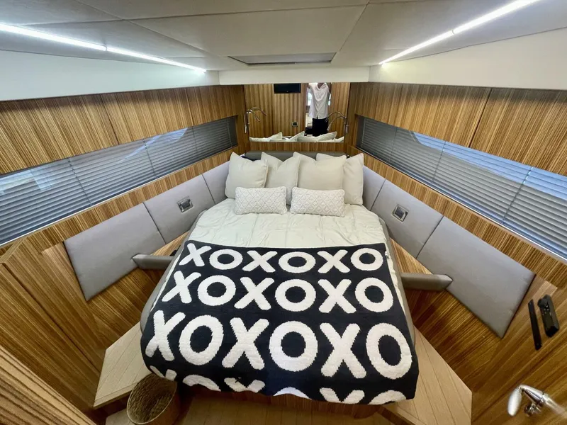 Slide: The Image of Chris-Craft Commander 42 2017 - 26