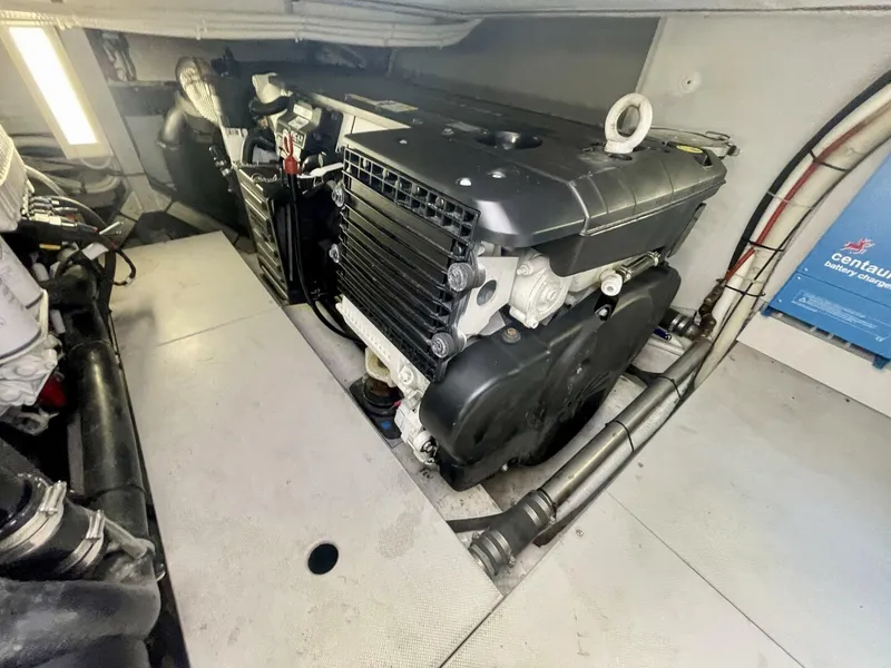 Slide: The Image of Chris-Craft Commander 42 2017 - 37