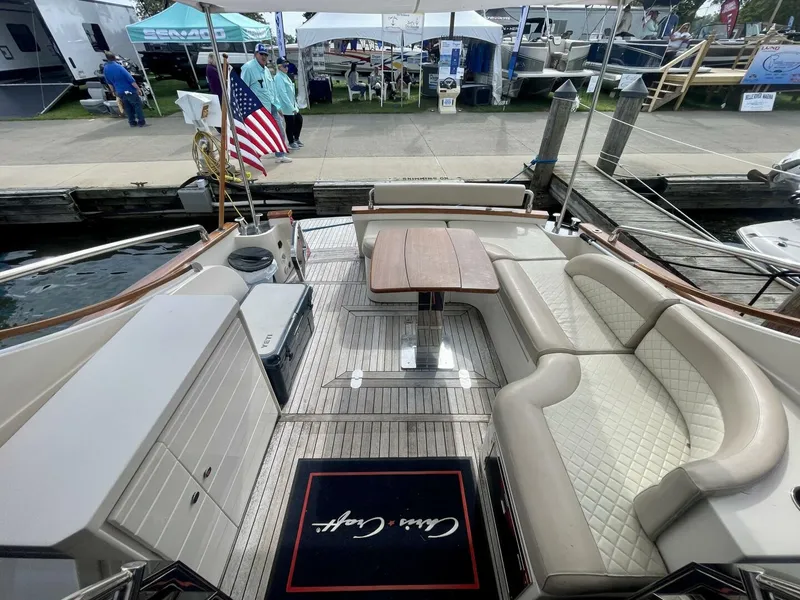 Slide: The Image of Chris-Craft Commander 42 2017 - 8