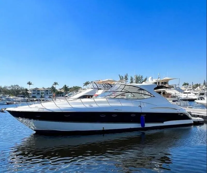 The Image of Cruisers 560 Express 2011 - 0