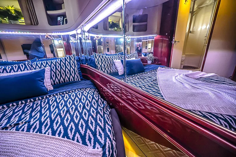 Slide: The Image of Sea Ray 550 Sundancer 2002 - 23