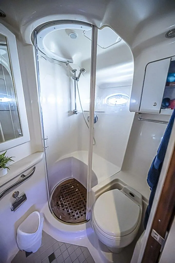 Slide: The Image of Sea Ray 550 Sundancer 2002 - 24