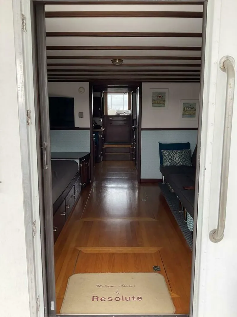 Slide: The Image of Custom Pilothouse 1987 - 10