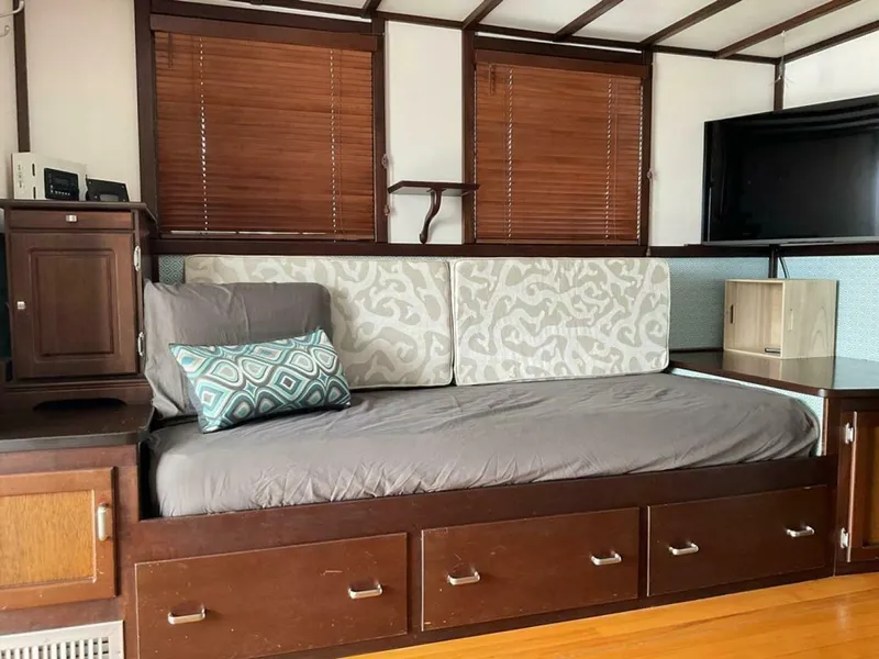 Slide: The Image of Custom Pilothouse 1987 - 11