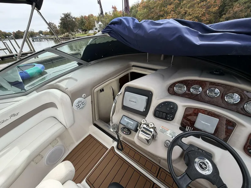 Slide: The Image of Sea Ray 320 Sundancer 2005 - 11