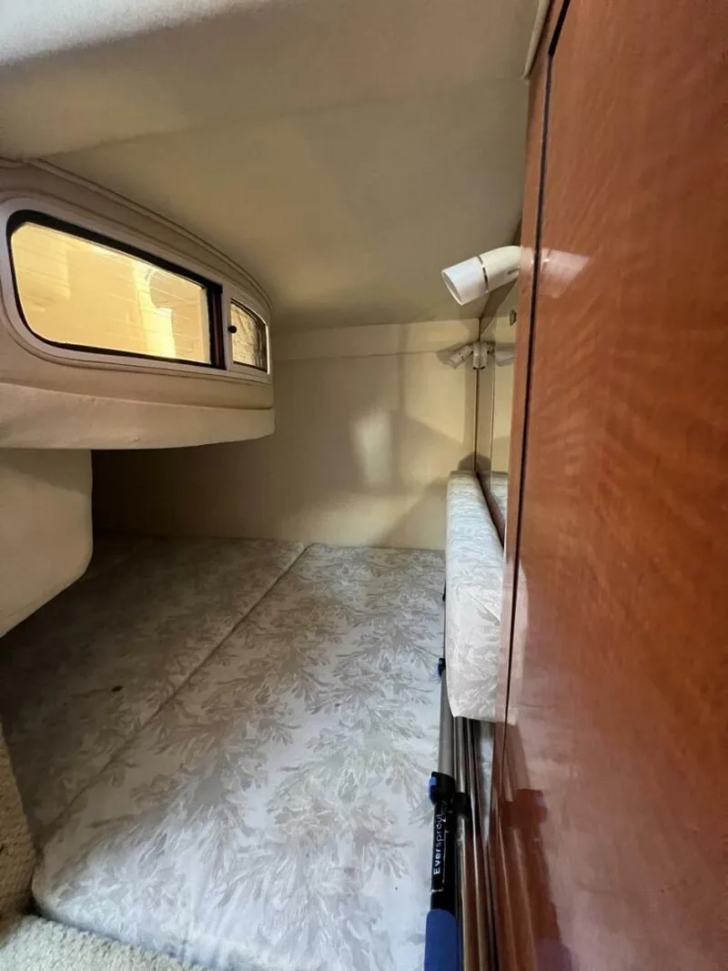 Slide: The Image of Sea Ray 280 Sundancer 2005 - 25