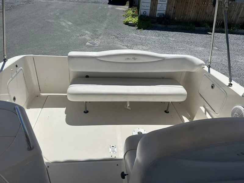 Slide: The Image of Sea Ray 280 Sundancer 2005 - 8