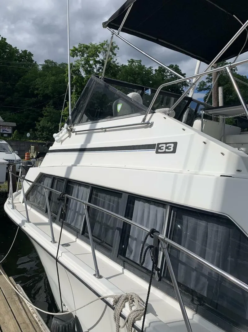 Slide: The Image of Carver Yachts Mariner 1984 - 4