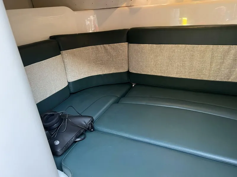 Slide: The Image of Chris-Craft 320 Express Cruiser 1998 - 21