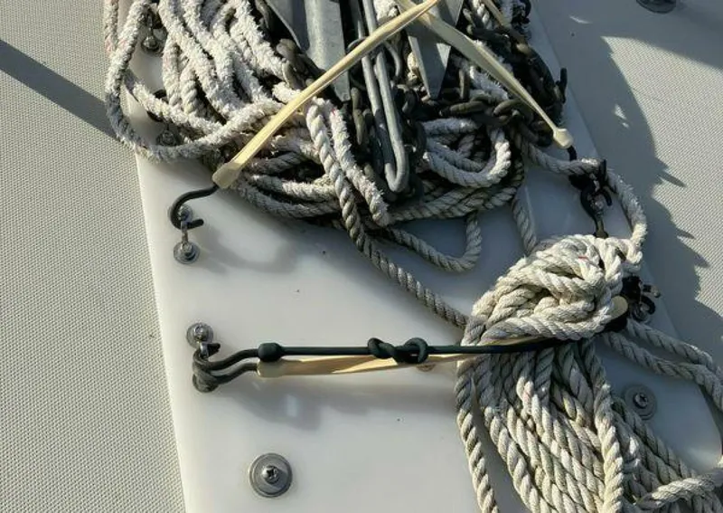 Slide: The Image of Boston Whaler Frontier 1990 - 18