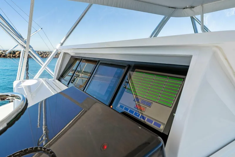 Slide: The Image of Hatteras 64 Convertible 2007 - 40