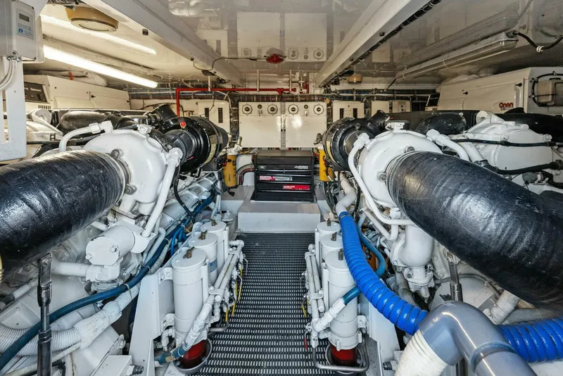 Slide: The Image of Hatteras 64 Convertible 2007 - 5