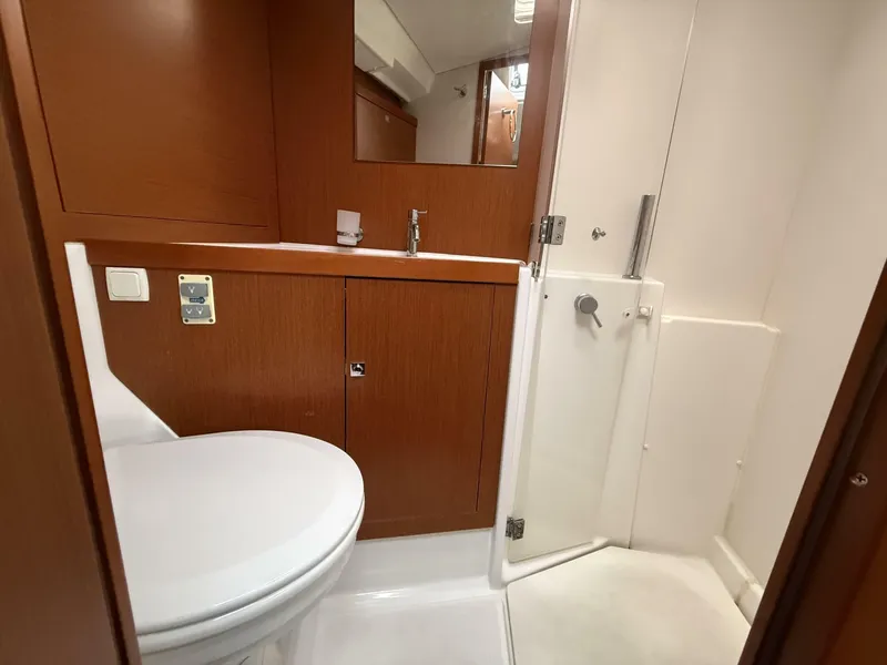 Slide: The Image of Beneteau Oceanis 45 2015 - 42