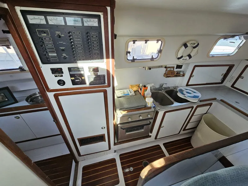 Slide: The Image of Endeavour Catamaran Corp 30 1992 - 24