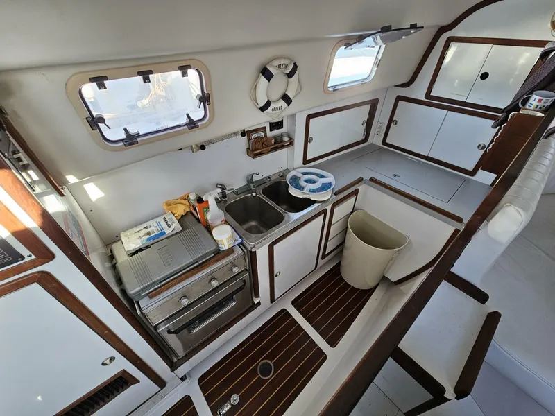 Slide: The Image of Endeavour Catamaran Corp 30 1992 - 25