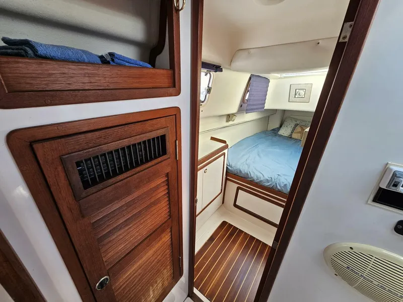 Slide: The Image of Endeavour Catamaran Corp 30 1992 - 32