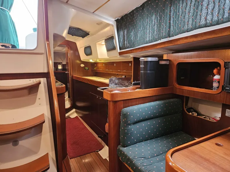 Slide: The Image of Beneteau 40 CC 1996 - 26