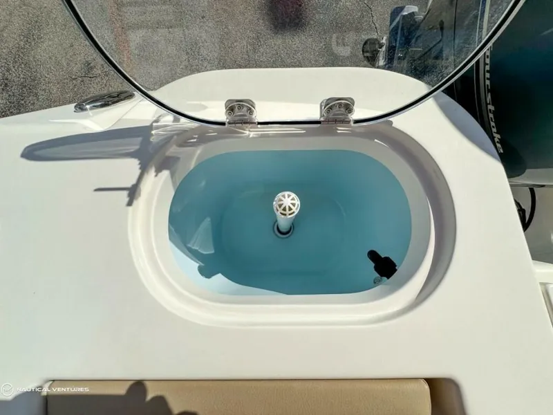 Slide: The Image of Sailfish 220 CC 2019 - 22