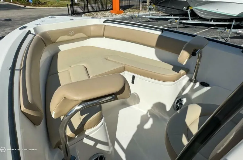 Slide: The Image of Sailfish 220 CC 2019 - 5