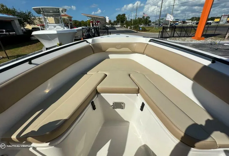 Slide: The Image of Sailfish 220 CC 2019 - 6