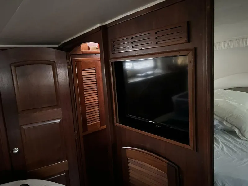 Slide: The Image of Californian 42 Motor Yacht 1987 - 25