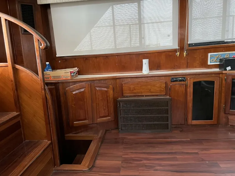 Slide: The Image of Californian 42 Motor Yacht 1987 - 27
