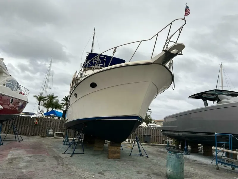 Slide: The Image of Californian 42 Motor Yacht 1987 - 38