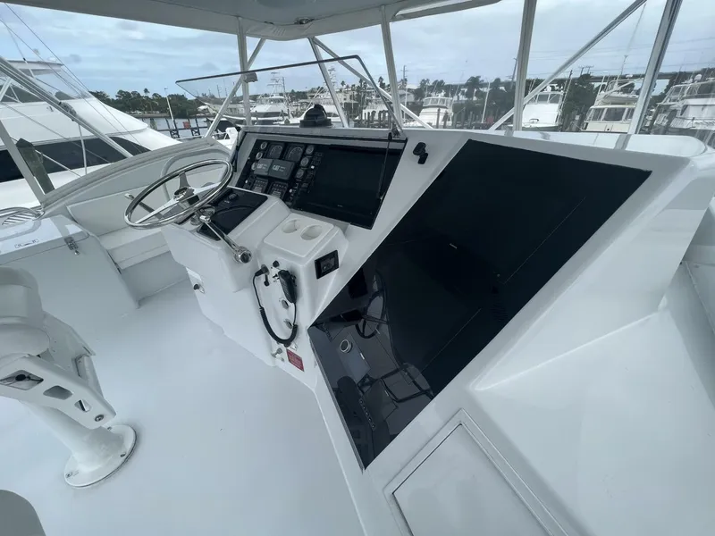 Slide: The Image of Hatteras 60 Convertible 1999 - 16