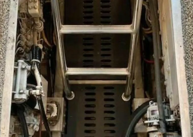 Slide: The Image of Luhrs Convertible 2001 - 15