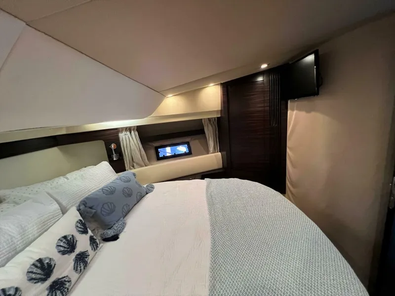 Slide: The Image of Azimut 40S 2013 - 11