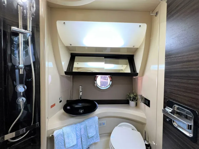 Slide: The Image of Azimut 40S 2013 - 14