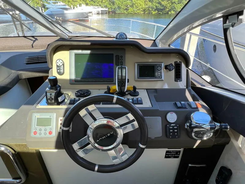 Slide: The Image of Azimut 40S 2013 - 7