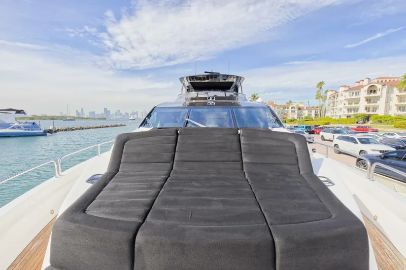 Slide: The Image of Sunseeker 86 Yacht 2018 - 10