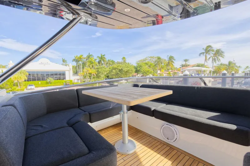 Slide: The Image of Sunseeker 86 Yacht 2018 - 12