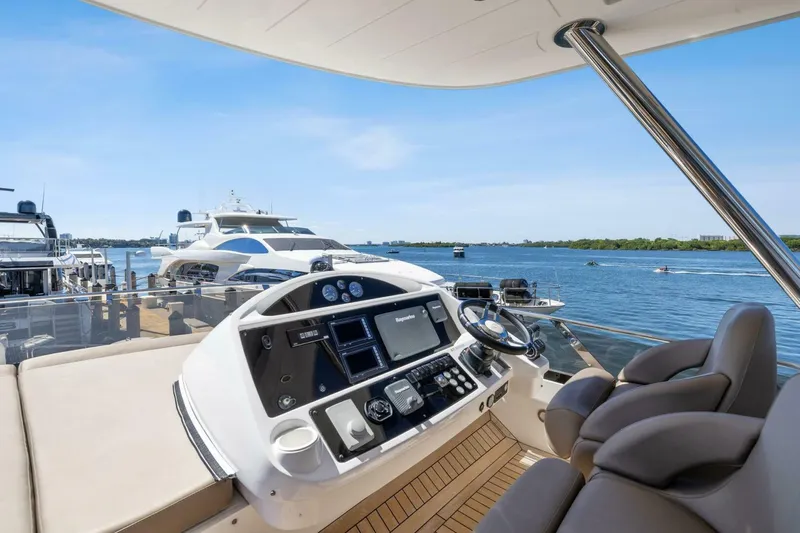Slide: The Image of Sunseeker Manhattan 73 2014 - 4