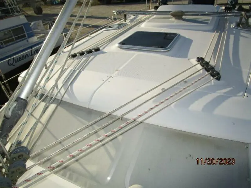 Slide: The Image of Hunter H41 Deck Salon 2008 - 17