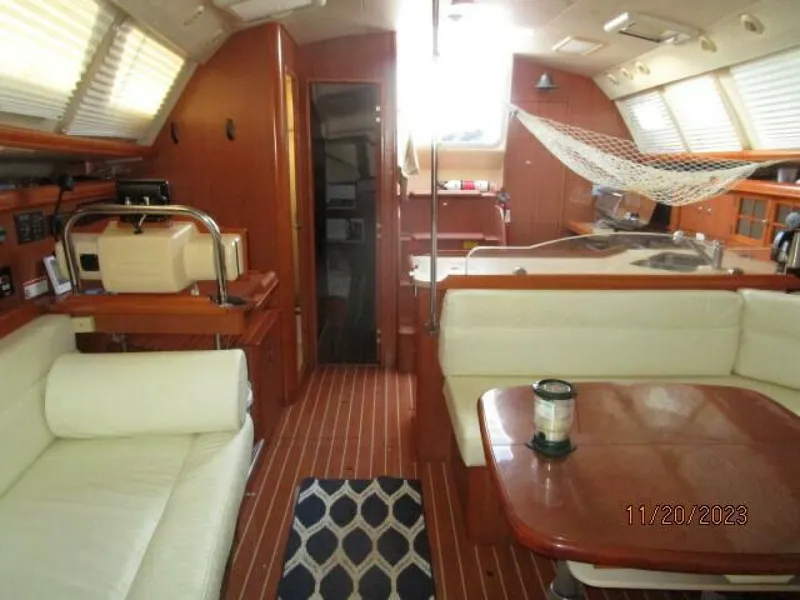 Slide: The Image of Hunter H41 Deck Salon 2008 - 34
