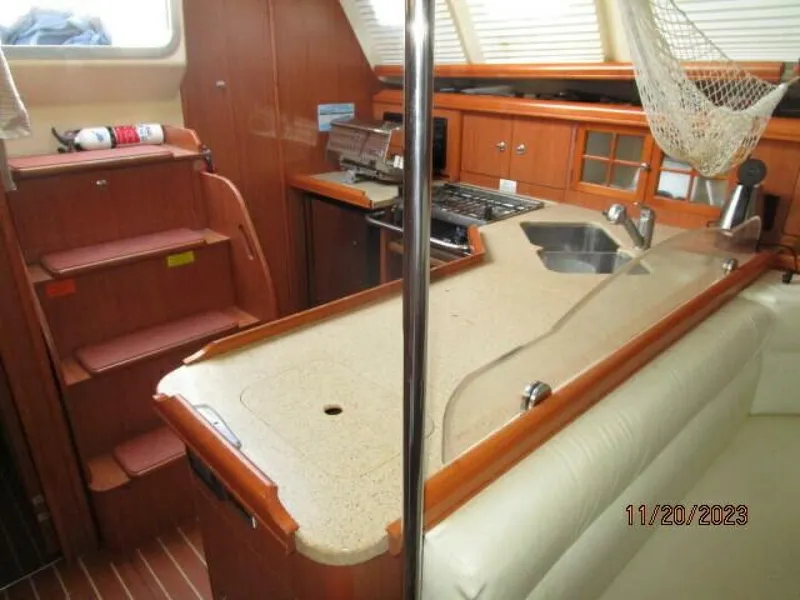 Slide: The Image of Hunter H41 Deck Salon 2008 - 39