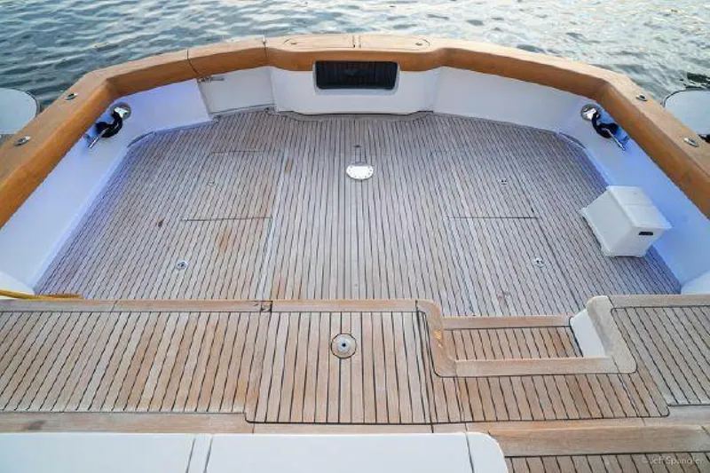 Slide: The Image of Hatteras 77 Enclosed Bridge 2008 - 25