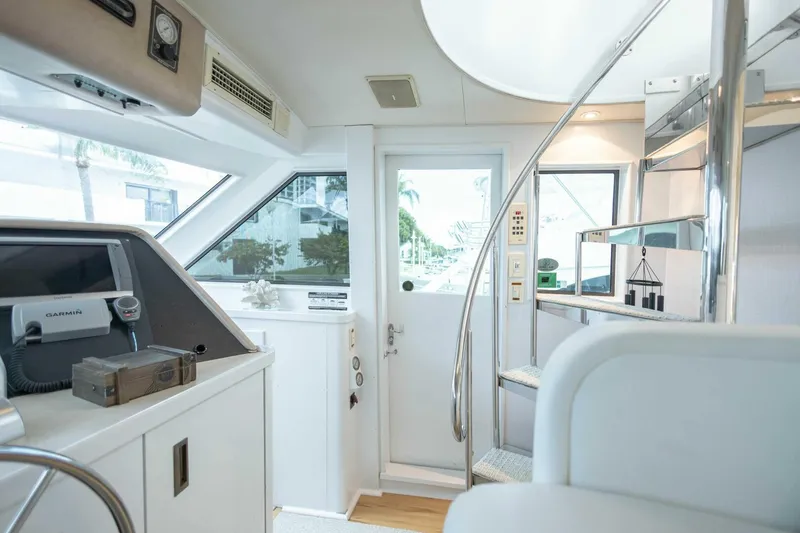 Slide: The Image of Hatteras Cockpit Motor Yacht 1989 - 17