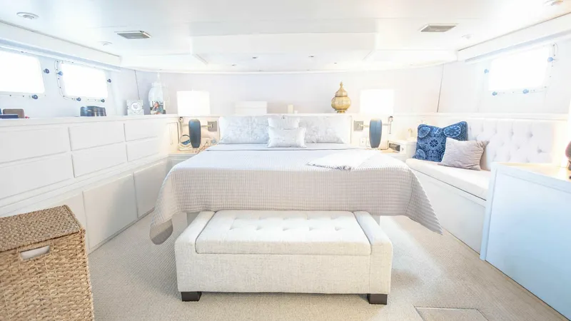 Slide: The Image of Hatteras Cockpit Motor Yacht 1989 - 20