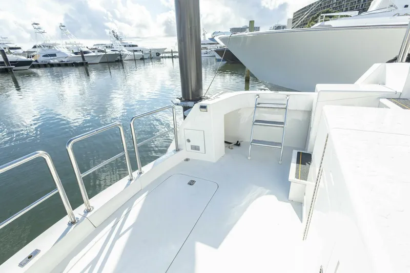 Slide: The Image of Hatteras Cockpit Motor Yacht 1989 - 44