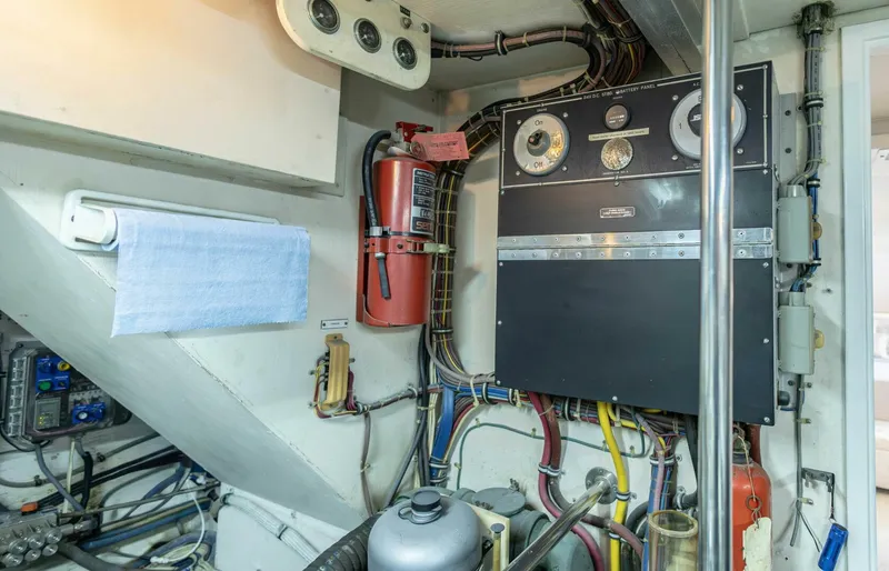 Slide: The Image of Hatteras Cockpit Motor Yacht 1989 - 51